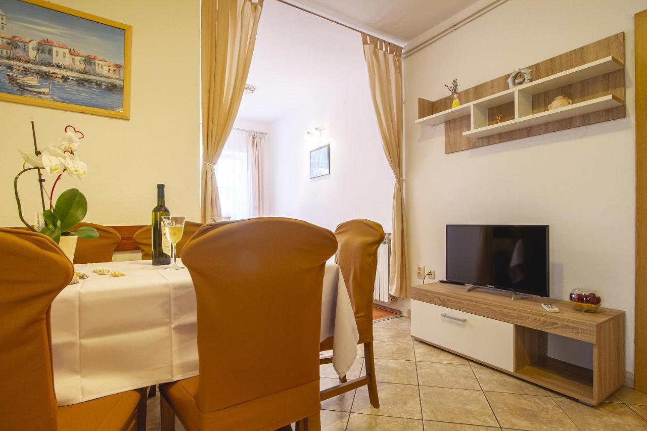 Apartmani Justic Njivice Εξωτερικό φωτογραφία