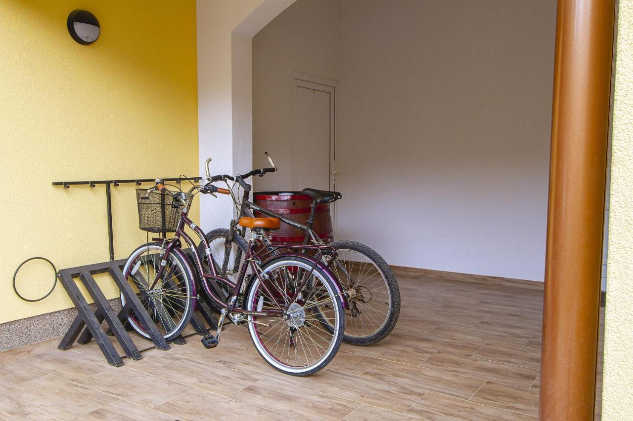 Apartmani Justic Njivice Εξωτερικό φωτογραφία